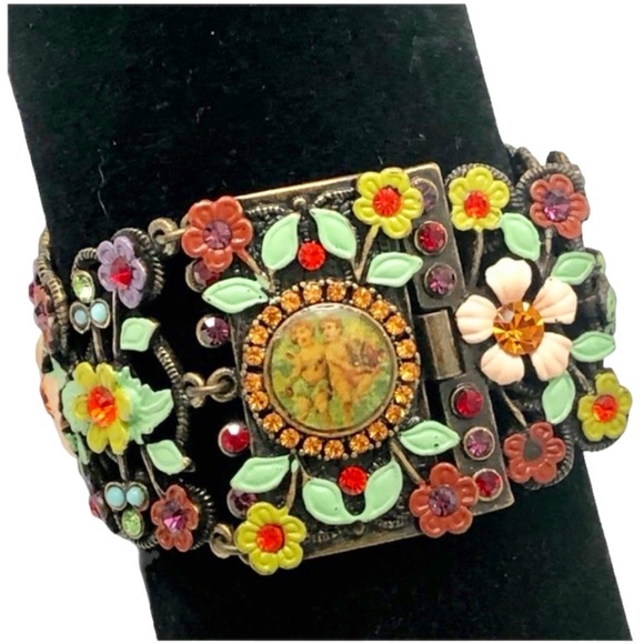 VINTAGE MX GREEN, PURPLE & PINK FLOWER BRACELET WITH CHERUB & CRYSTAL CLASP - Picture 1 of 16